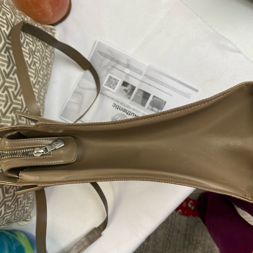 LOUIS VUITTON CROISETTE TOTE - Picture 4 of 16